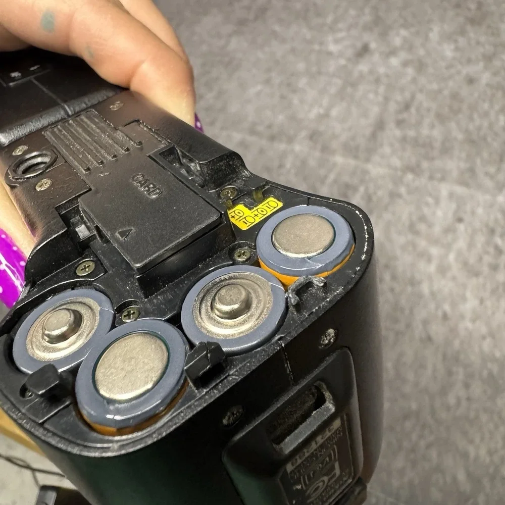 Nikon Coolpix 950 Digital Camera Working With Broken Battery Door Missing Pad